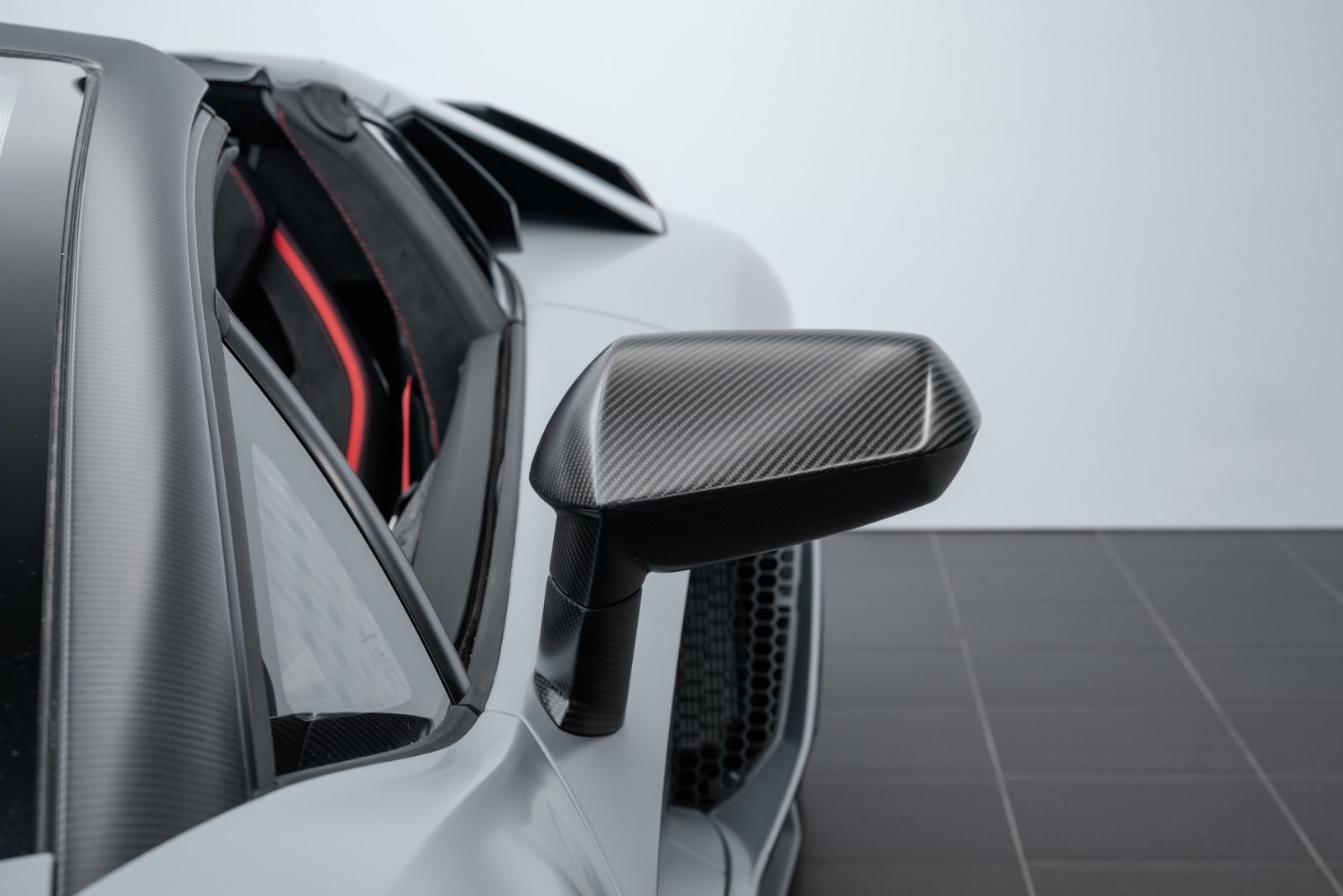 Fahrzeugabbildung Lamborghini Aventador Ultimae Roadster FULL CARBON/1 of 250
