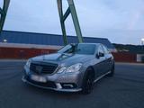Mercedes-Benz Mercedes W212 E500 AMG Paket V8 M273 Distr... - Mercedes-Benz E 500 in Duisburg