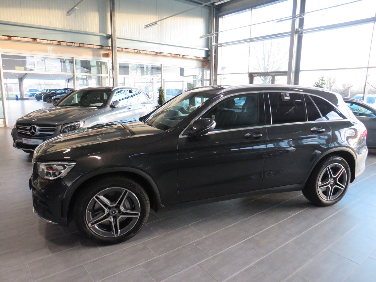 Fahrzeugabbildung Mercedes-Benz GLC 220 d 4M*AMG*AHK*Distronic*CAM*LED