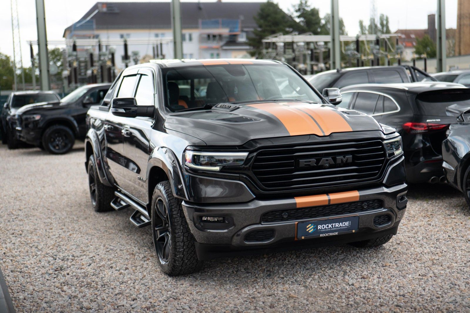 Fahrzeugabbildung Dodge RAM 5.7 V8 HEMI 4x4 OFFROAD Night Limited 19%