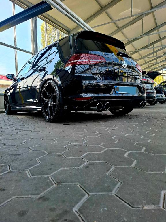 Image of Volkswagen Golf