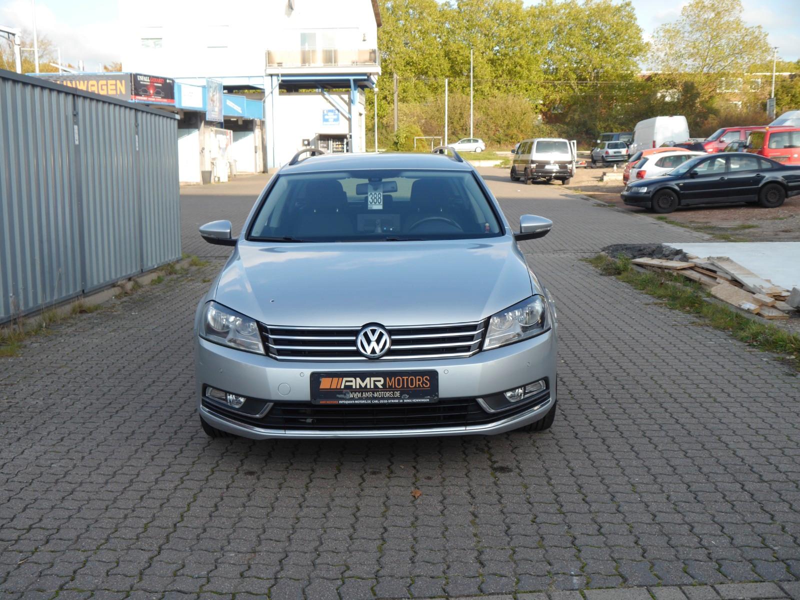 Volkswagen Passat 2011 — вигляд ззаду