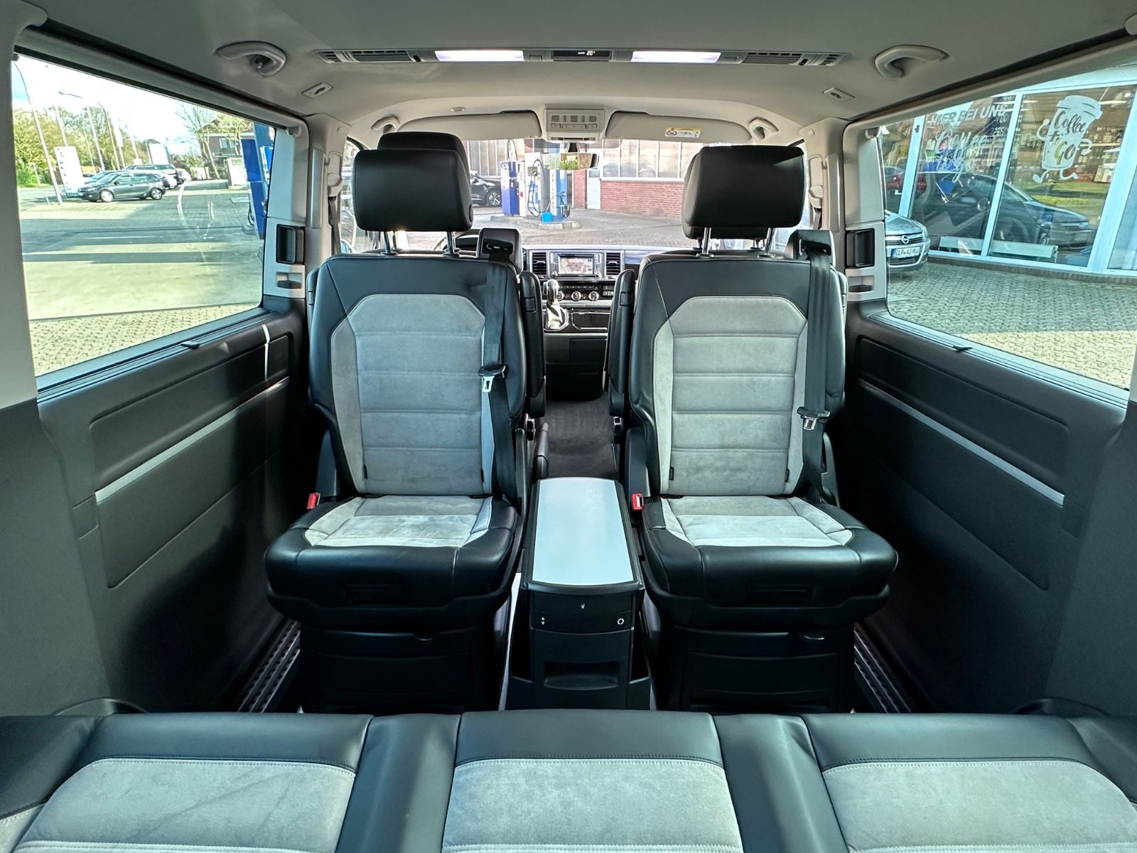 Fahrzeugabbildung Volkswagen T6 Multivan 2.0 TDI 4M Highline Standhzg/AHK/LED