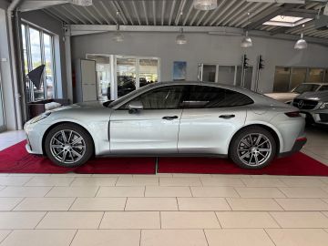 Porsche Panamera - 3