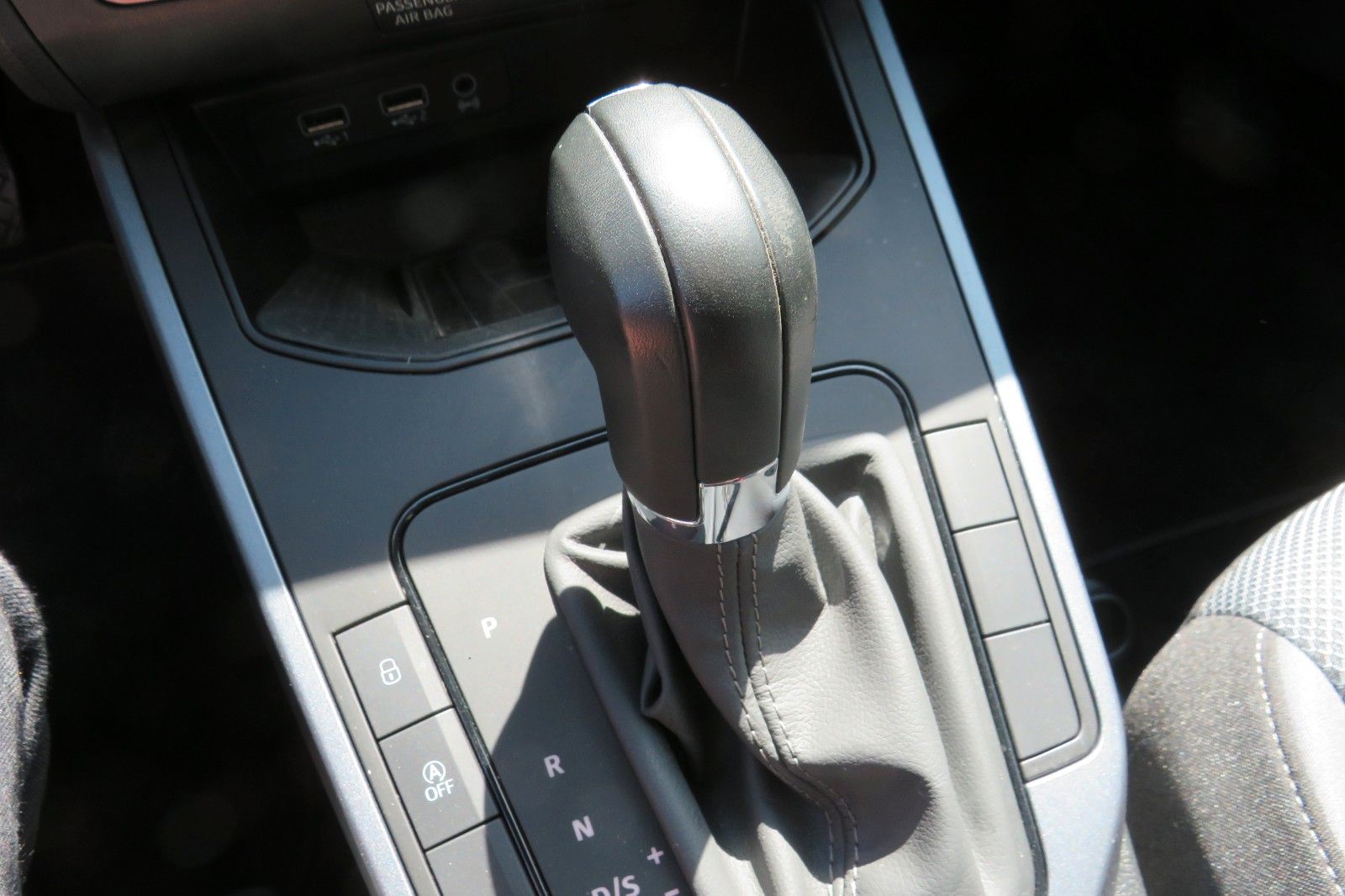 Fahrzeugabbildung SEAT Arona Style DSG PDC APP-CONNECT DAB 1.HAND