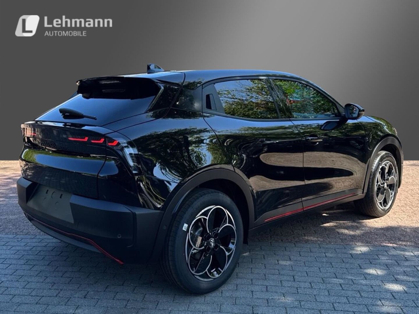 Fahrzeugabbildung Alfa Romeo Junior Ibrida TI 1,2 VGT 107kW MY26-Panoramadach