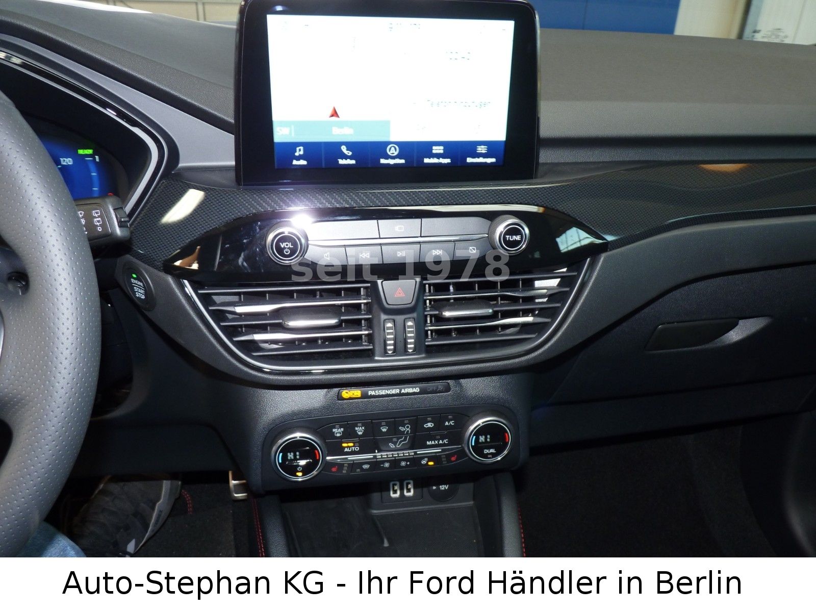 Fahrzeugabbildung Ford Kuga Plug-In Hybrid ST-Line X LED Navi Pano-Dach