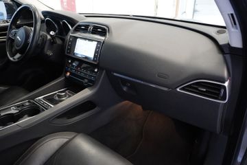 Jaguar F-Pace - 11