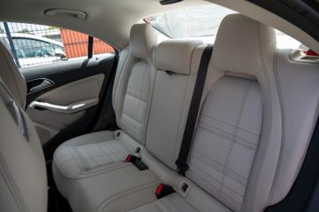 Fahrzeugabbildung Mercedes-Benz CLA 180 URBAN AMBIENTE|MEMORY|NAVI|SHZ