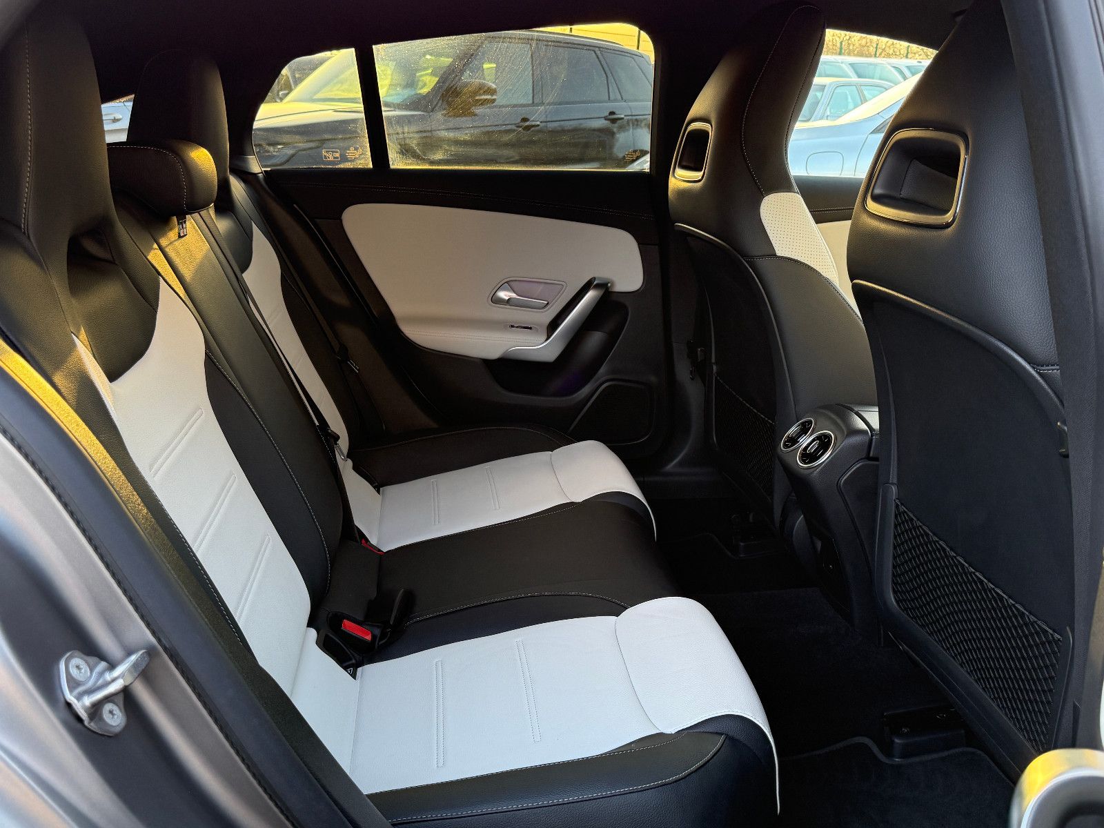 Fahrzeugabbildung Mercedes-Benz CLA 250 SB AMG-Line ACC Leder LED Memory Kamera