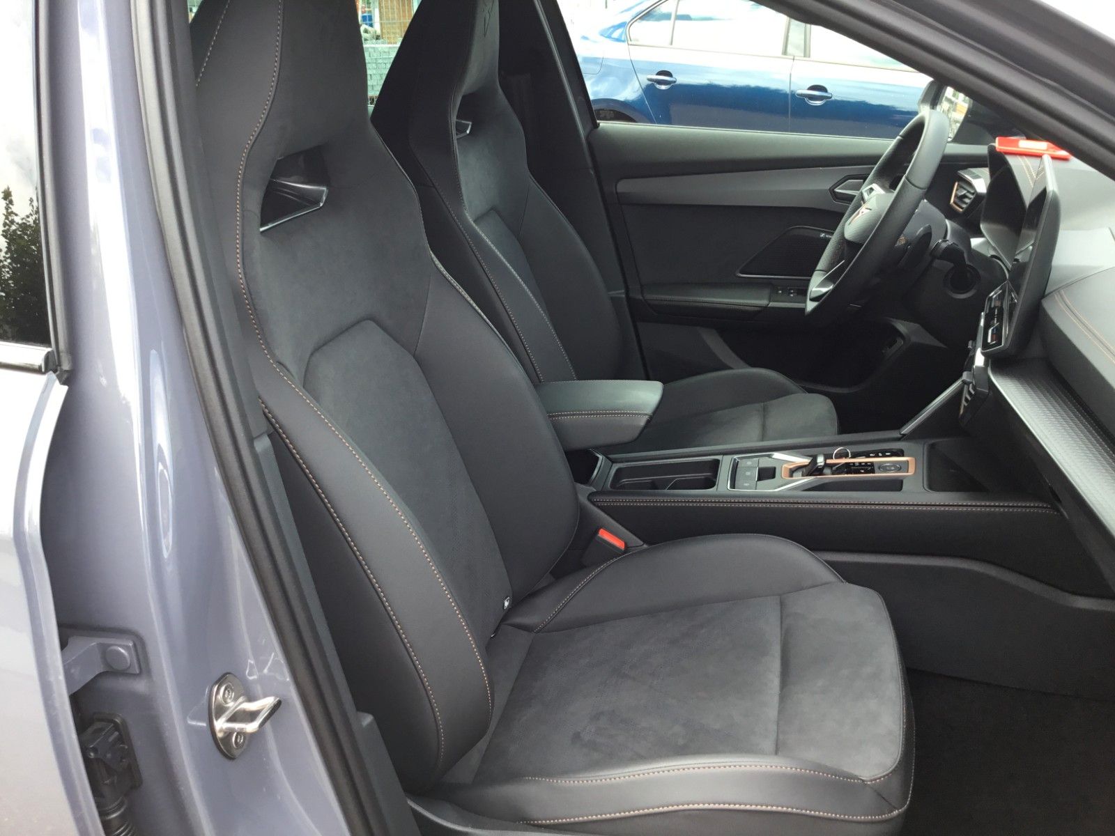 Fahrzeugabbildung CUPRA Formentor 2.0 TSI VZ Black Edition DSG+Pano+AHK