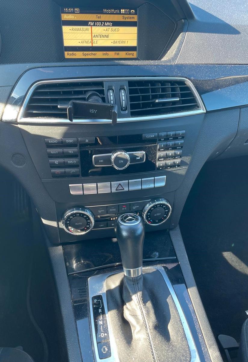 Mercedes-Benz C180 2011 — photo 6