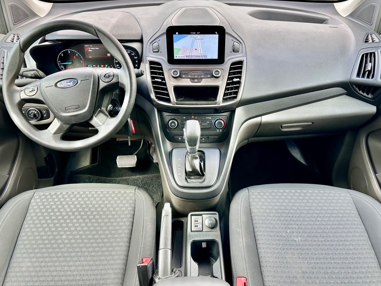 Fahrzeugabbildung Ford TRANSIT CONNECT HALBKASTEN LANG TREND*AUTOM.*