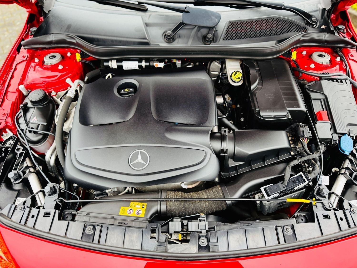 Fahrzeugabbildung Mercedes-Benz GLA 180 URBAN, Autom., Standh, LED, 360°, Navi,