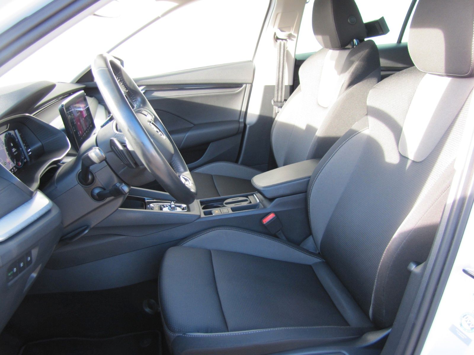 Fahrzeugabbildung SKODA Octavia Combi Tour 2.0 TDI DSG, Standheizung