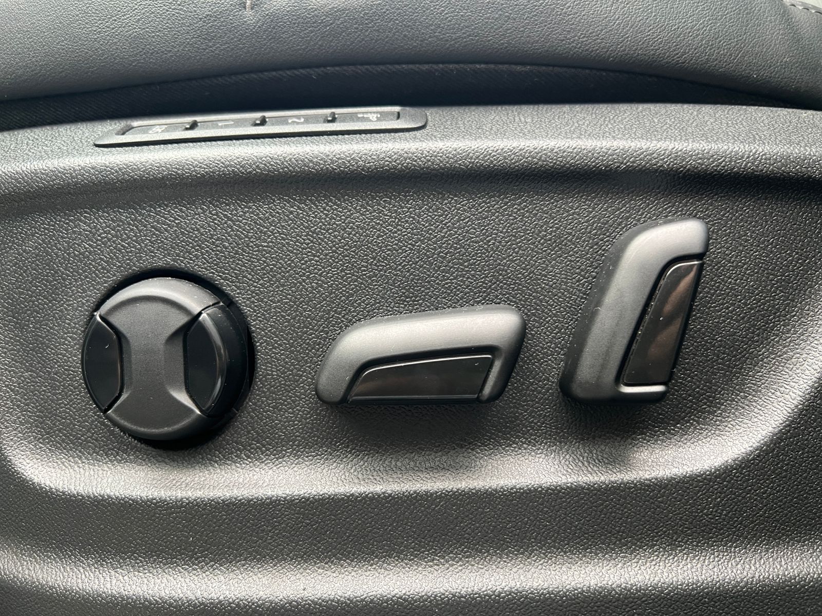 Fahrzeugabbildung SKODA Kodiaq L&K 2.0 TSI DSG 4x4 *AHK, CANTON, Standhz