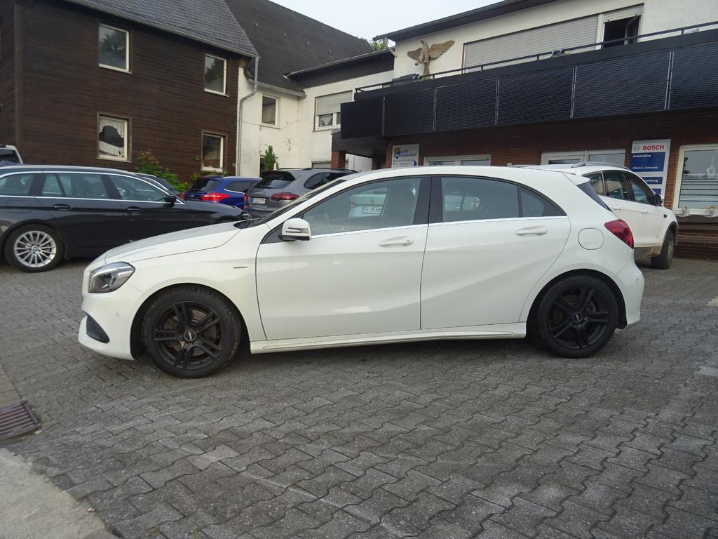Mercedes-Benz A 220