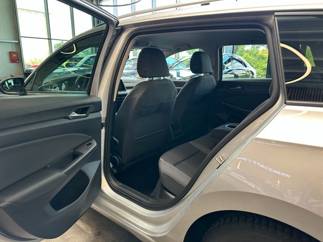 MYAUTOCENTER – Gebraucht- und Jahreswagen mit Werkstattservice in Pfaffenhofen Volkswagen Golf VIII Variant *Parkass.*LED*Virtuel*AHK*