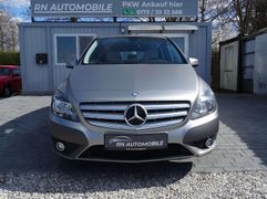 Fahrzeugabbildung Mercedes-Benz B 180 B -Klasse (BM 246) Automatik  **NAVI / PDC