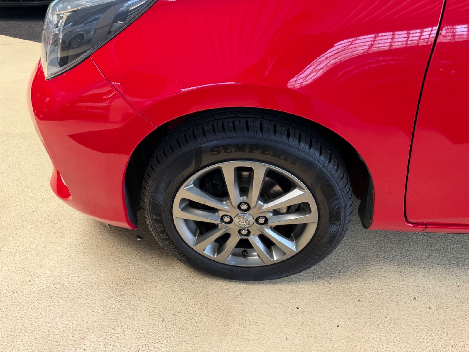 Fahrzeugabbildung Toyota Yaris *Rückfahrkamera*