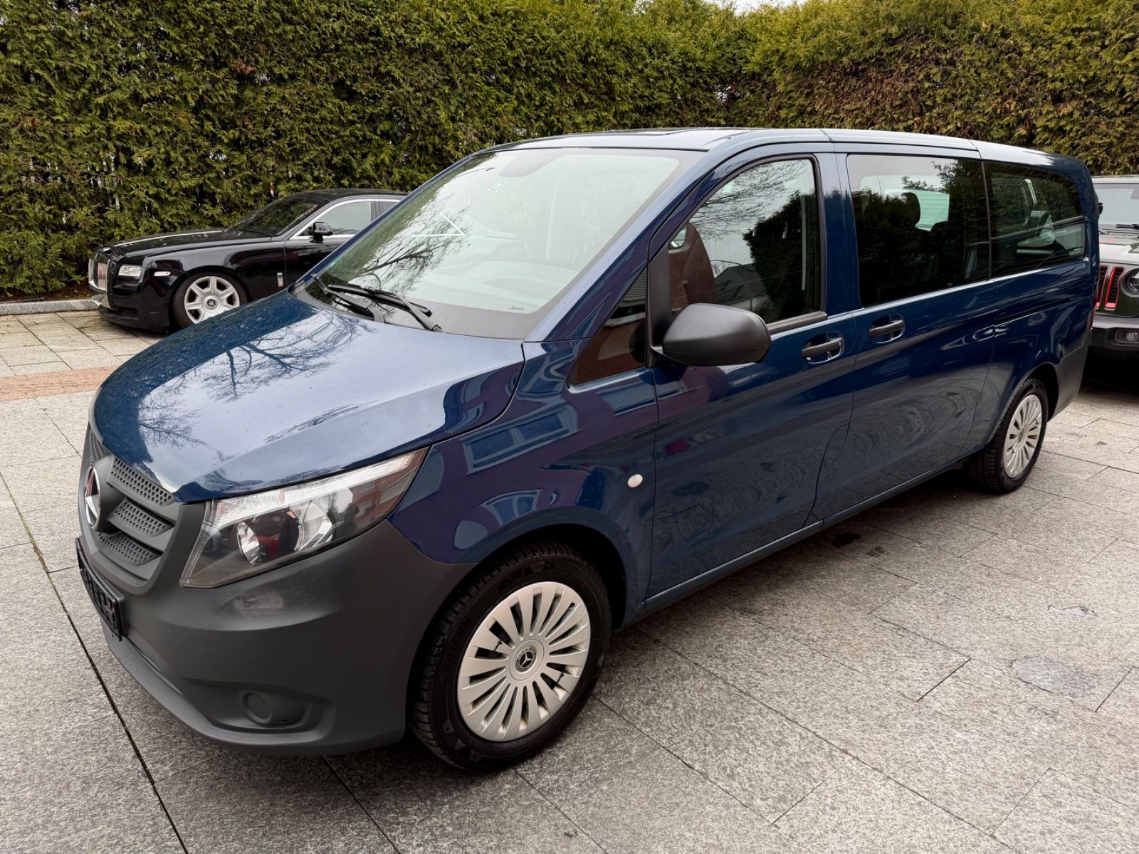 MERCEDES-BENZ Vito Tourer 114 CDI Pro extralang Aut. *8-Sitzer
