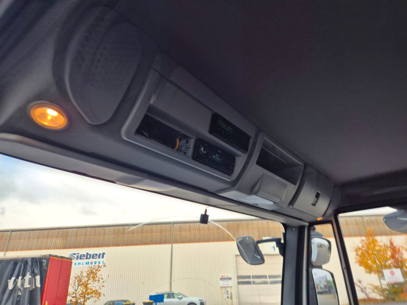 Fahrzeugabbildung Iveco Eurocargo 75-210 Koffer LBW