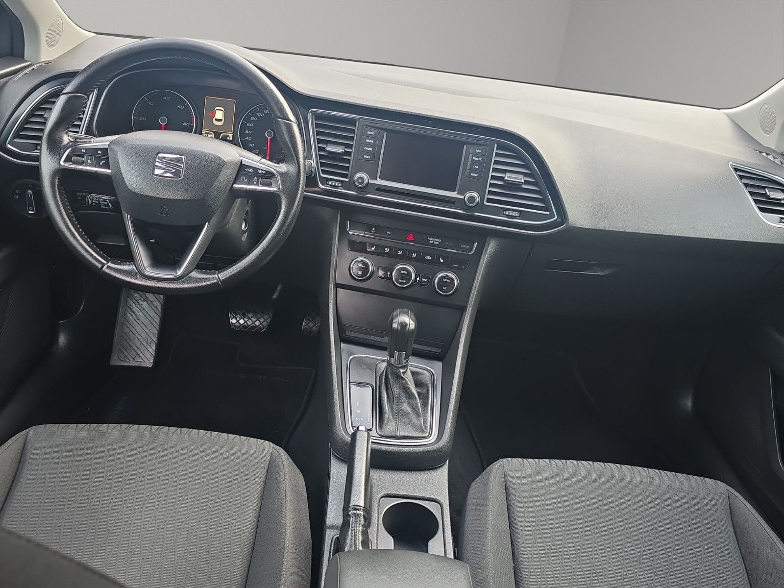 Fahrzeugabbildung SEAT Leon Style Diesel DSG-AUTOMATIK Temp PDC Klima