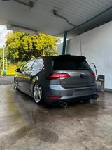 Volkswagen Golf 2.0 TSI DSG GTI AIRRIDE PANODACH  - : Grau, Luftfederung
