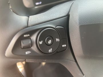 Fotografie des Opel Corsa F Kamera LED Sitzheizung Allwetterreifen