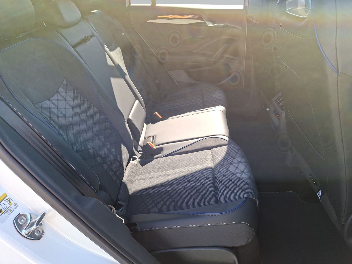 Tiguan 1.5 eTSI DSG R-Line *AHK*El.Heckklappe*