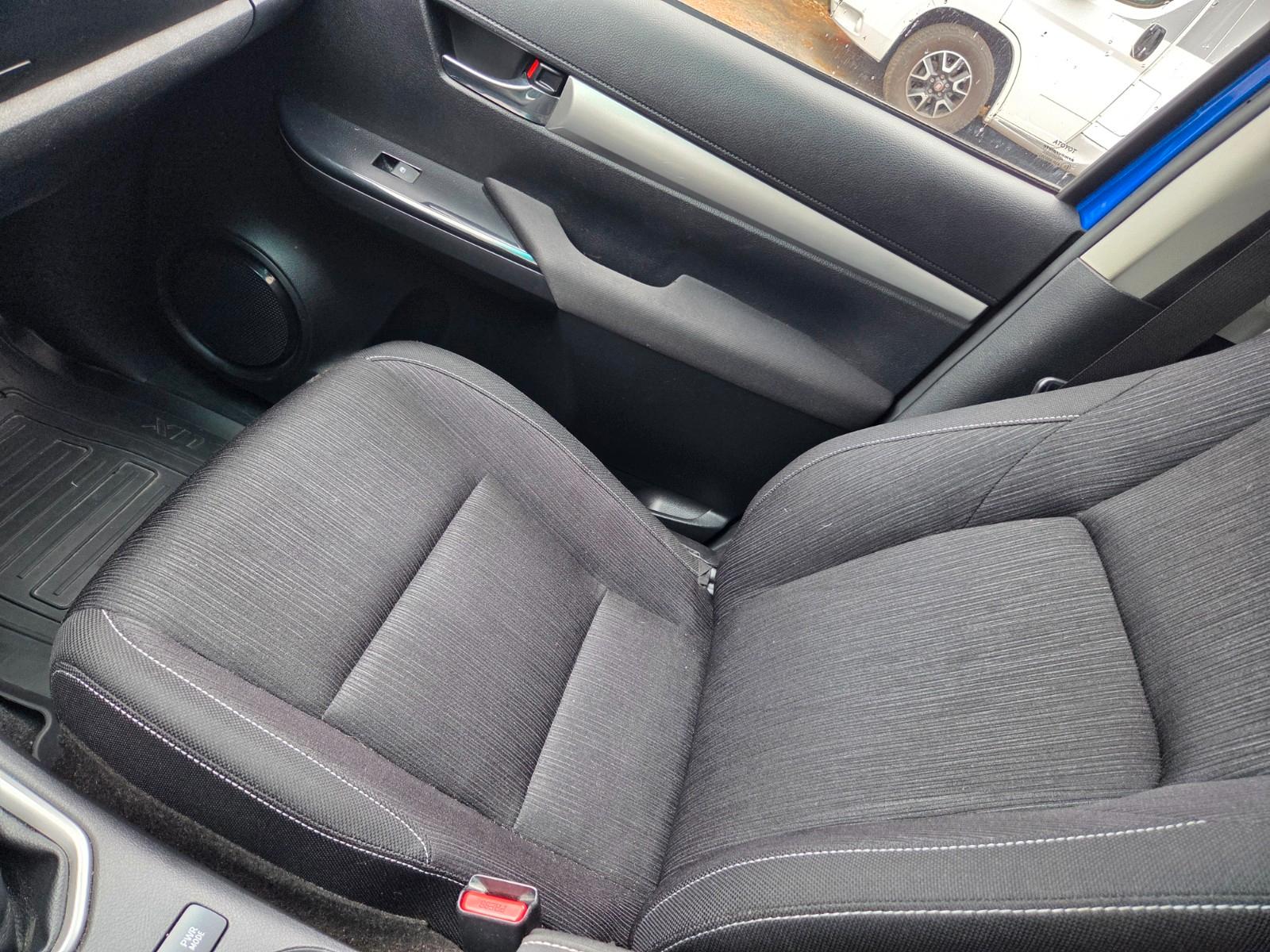 Toyota Hilux Double Cabine 2.4D 150ch - 1 ère main - Hardtop - Carnet entretien - Sièges chauffants