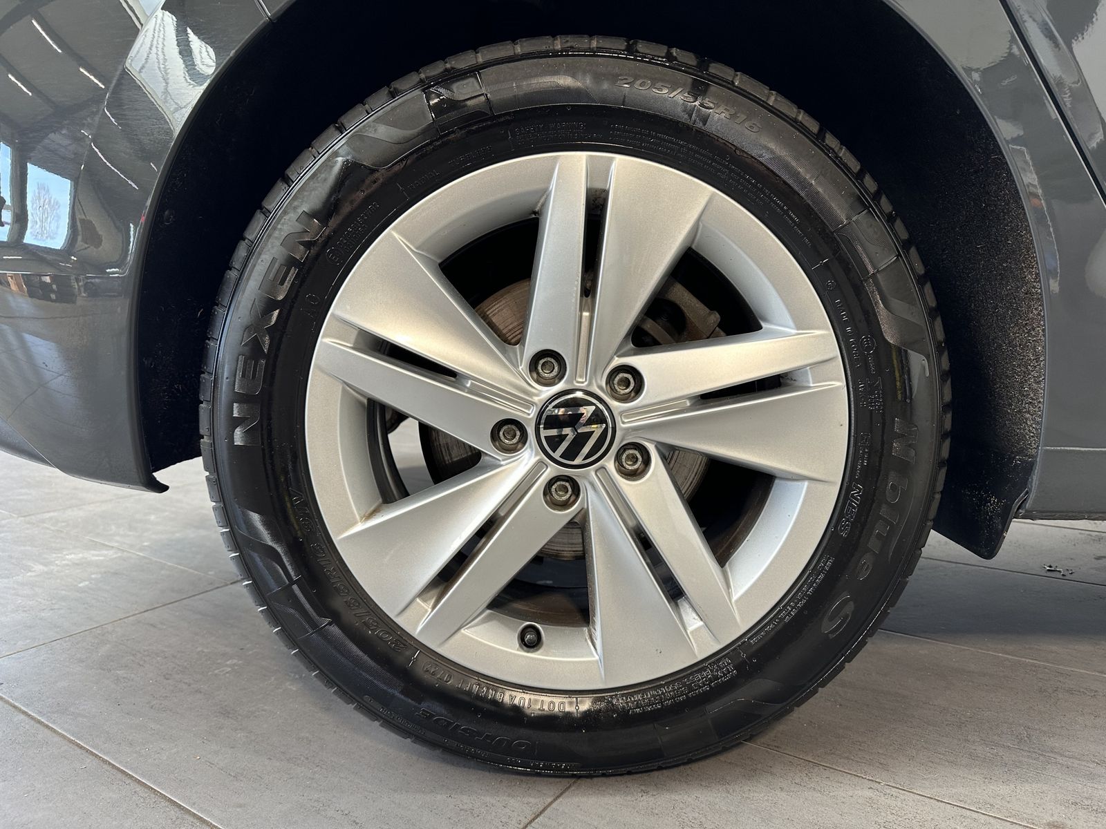 Fahrzeugabbildung Volkswagen Golf 1.5 TSI Life NAV+LED+ACC+CARPLAY+SHZ+VCOCK