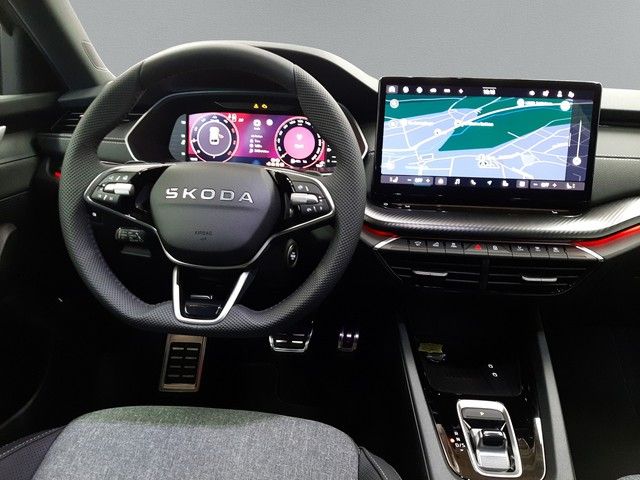 Fahrzeugabbildung Skoda Octavia Combi Sportline 2.0TDI DSG AHK LED 19"