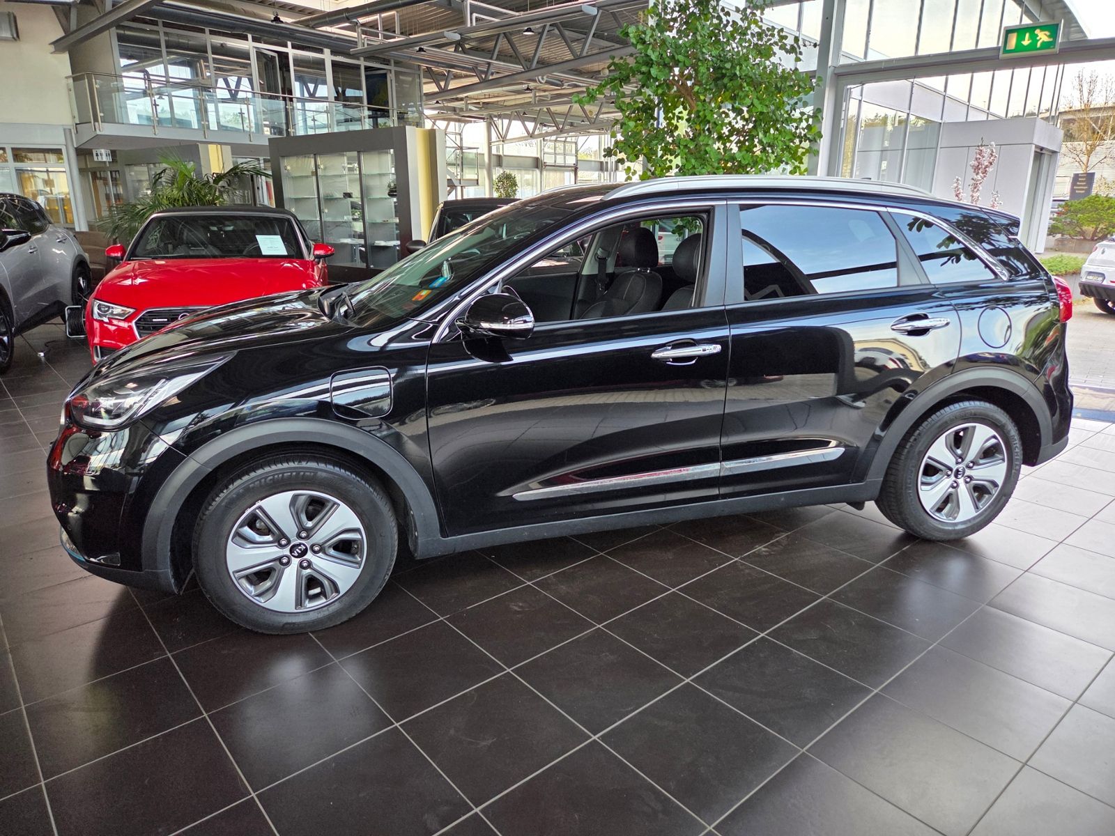 Fahrzeugabbildung Kia Niro Spirit PHEV AHK MEMORY LED NAVI SHZ RFK