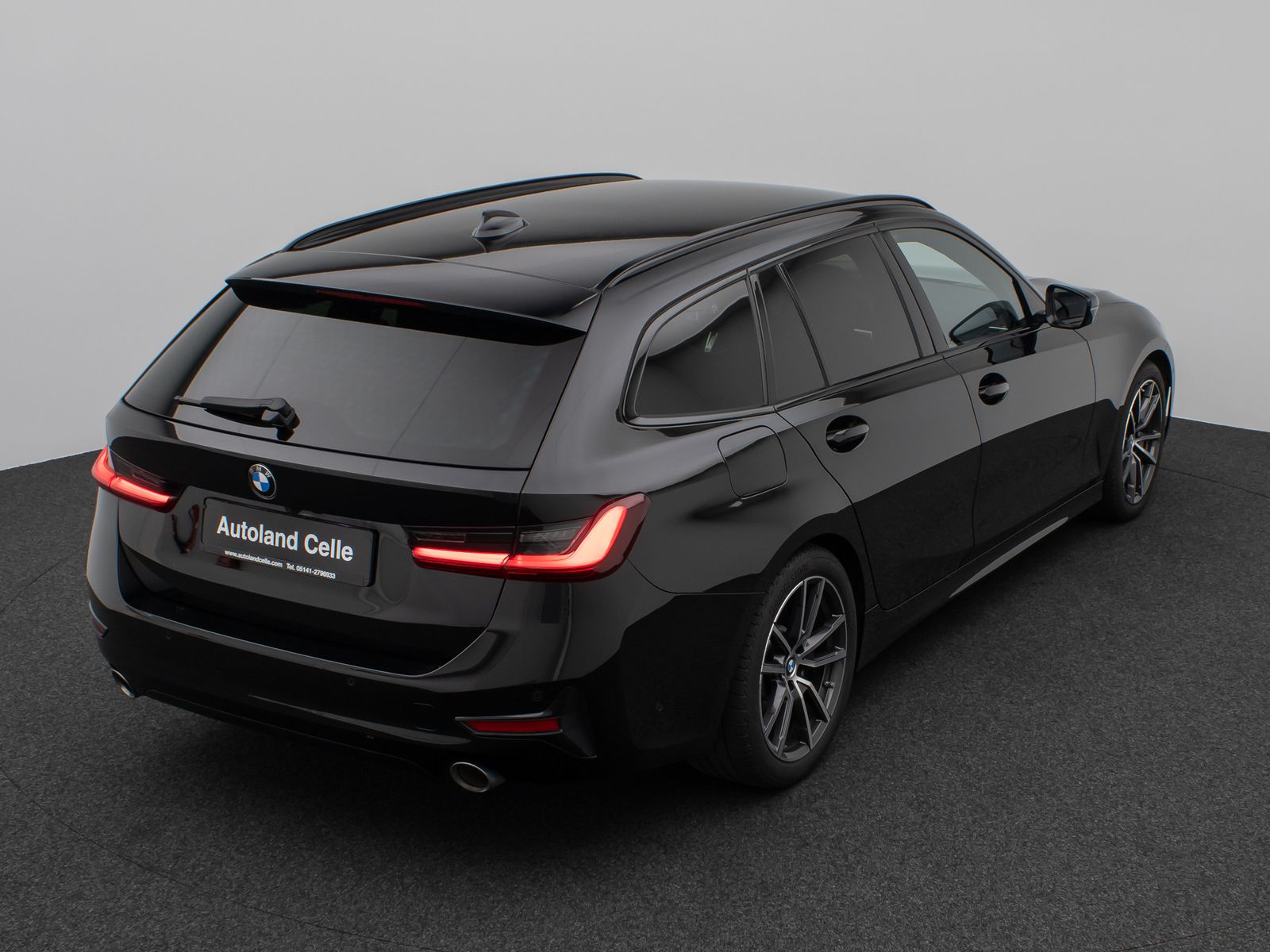 Fahrzeugabbildung BMW 330i Sport Line Kamera Lenkhz HiFi Komfort Alarm