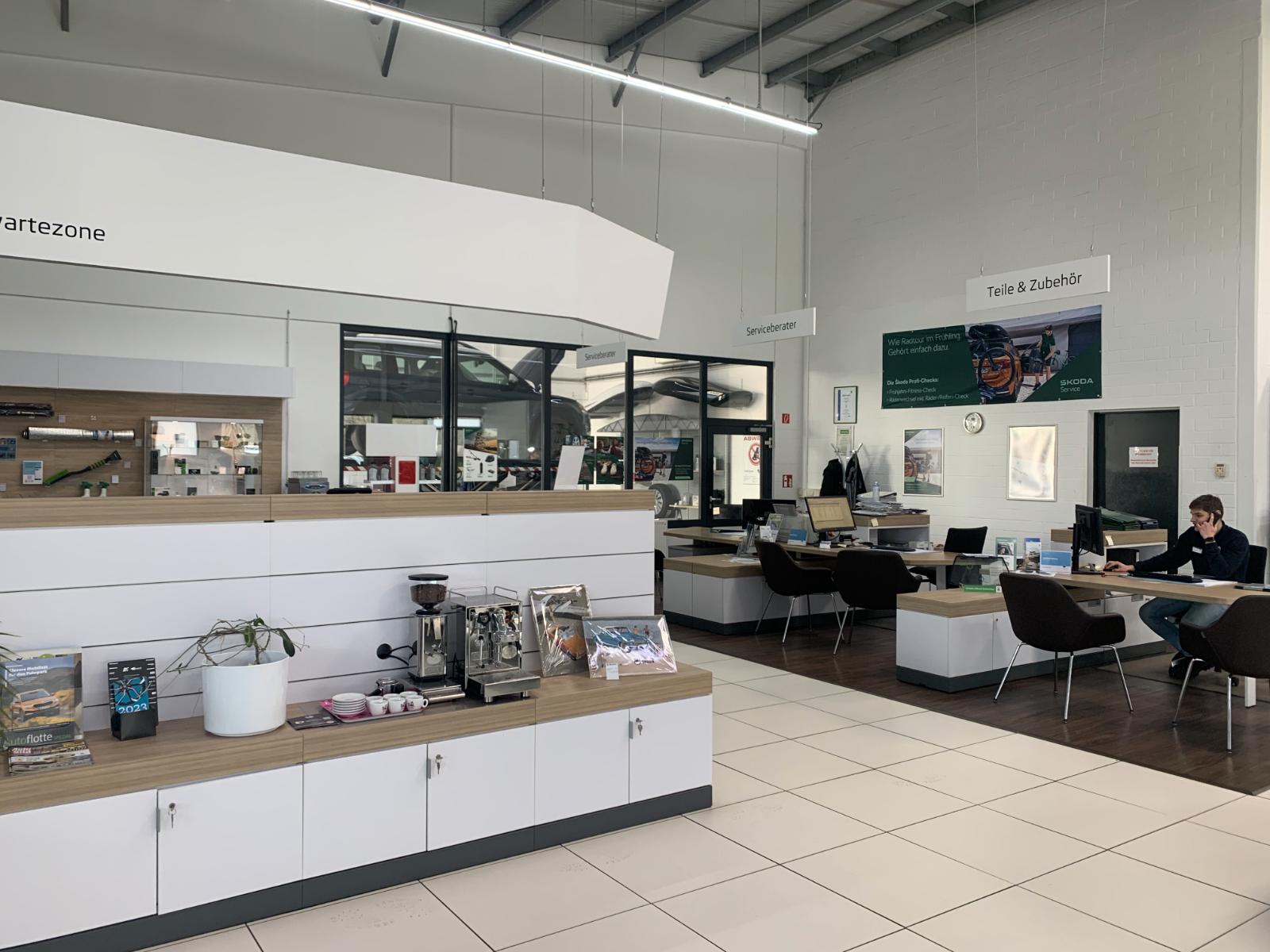 showroom-image-bottom