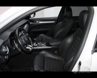 Alfa-Romeo Stelvio - 9