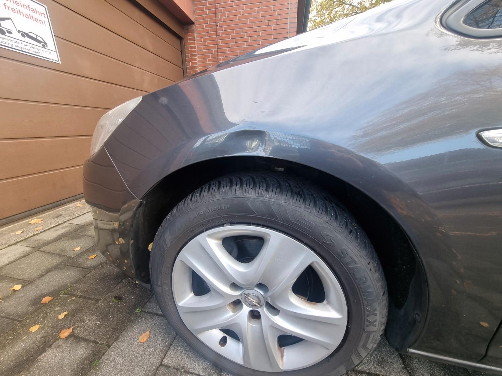 Opel Astra 2012 — photo 21