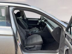 Fahrzeugabbildung Volkswagen Passat Variant 2.0 TDI DSG Business AHK ACC CAM