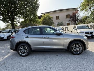 Alfa-Romeo Stelvio - 9