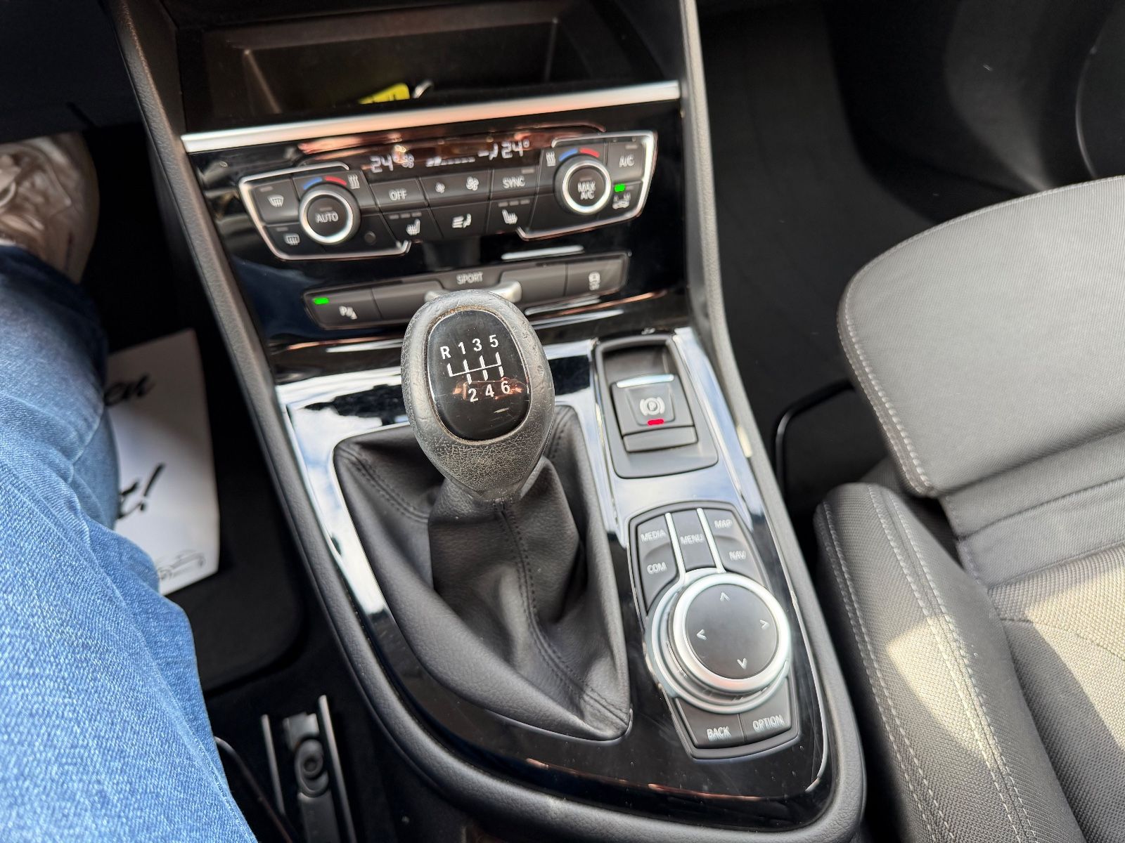 Fahrzeugabbildung BMW 218 Active Tourer NAVI LED AHK TEMPOMAT