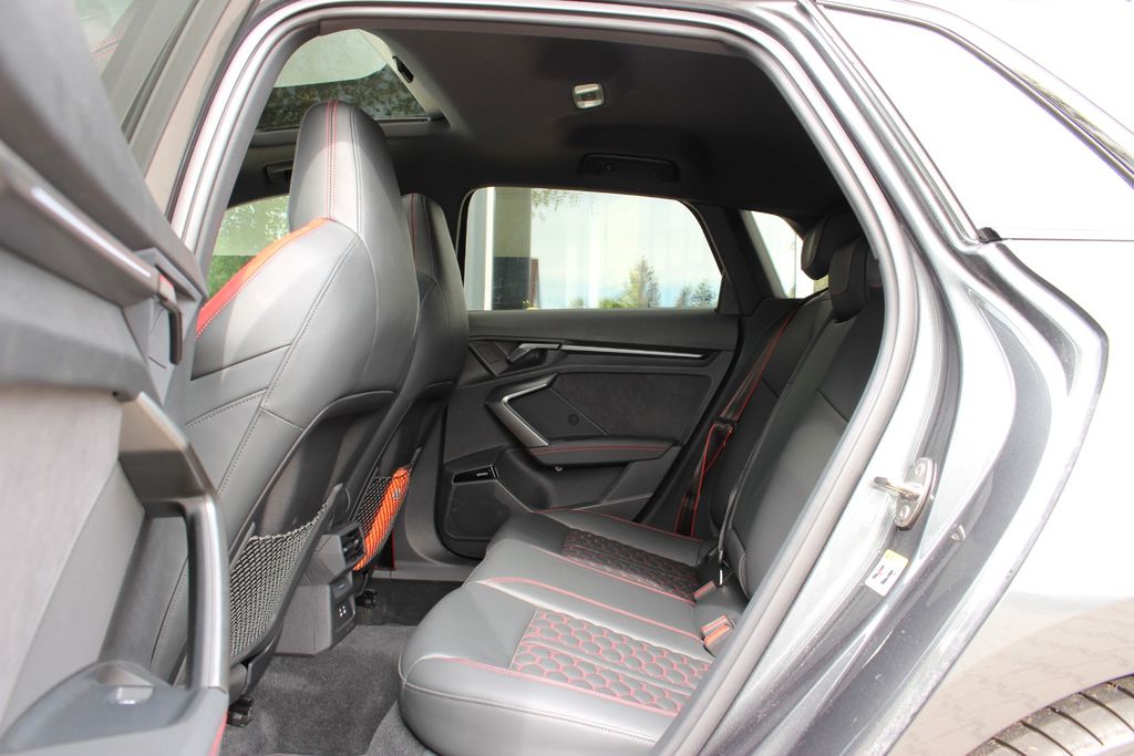AUDI RS3 Sportback/RS DYNAMIK/ SONOS/ KOMFORT PRO AUDI RS3 Sportback/RS DYNAMIK/ SONOS/ KOMFORT PRO
