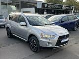 Mitsubishi Outlander Invite 4WD 7-Sitzer Xenon Teil-Leder - Mitsubishi Outlander: Invite