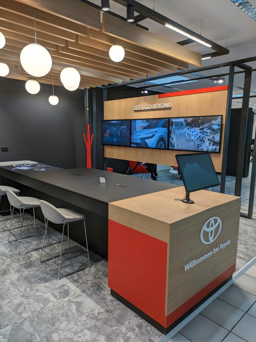 showroom-image-bottom