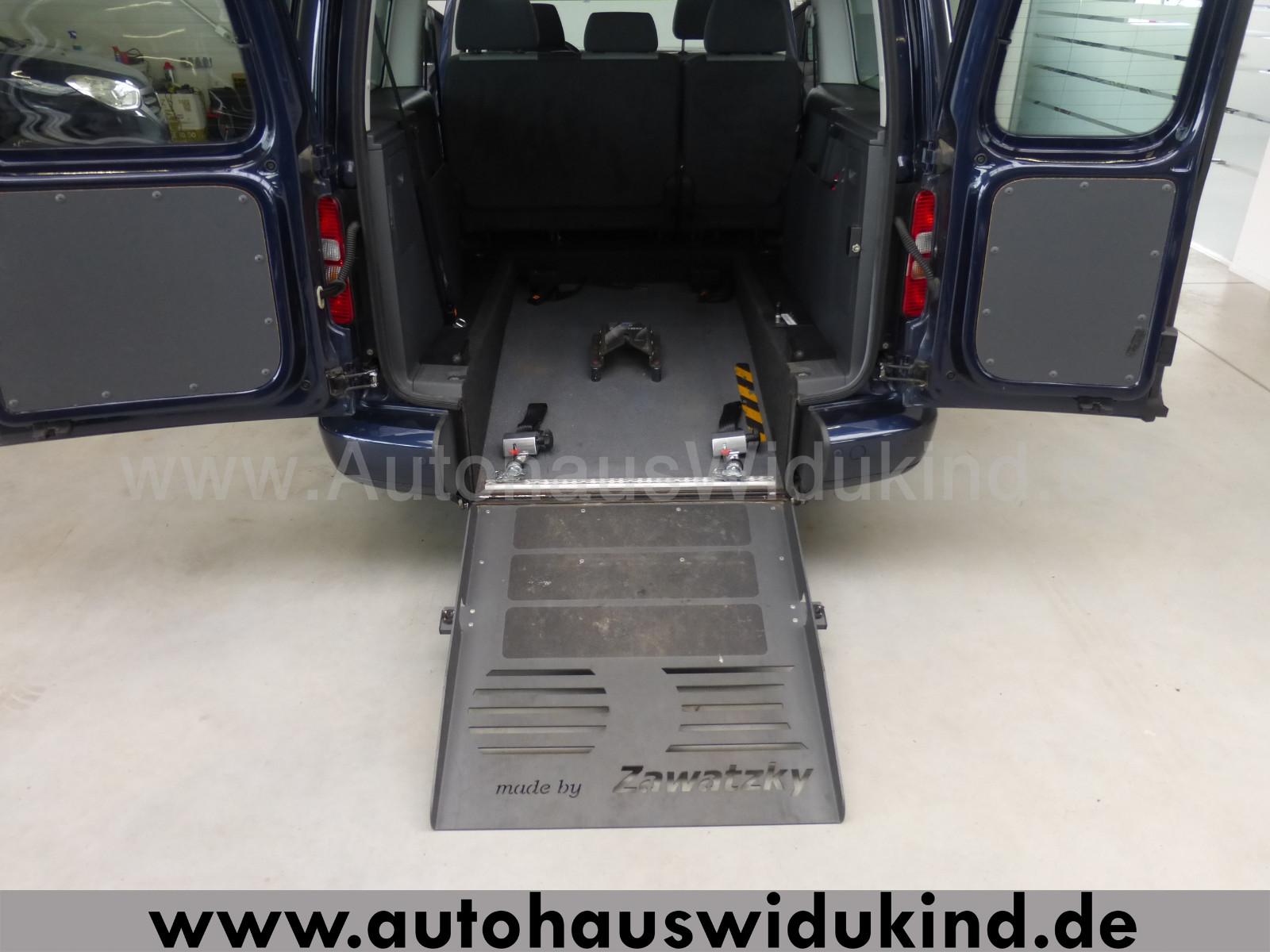 Volkswagen Caddy Maxi mit speziellem Umbau Rampe Rollstuhl