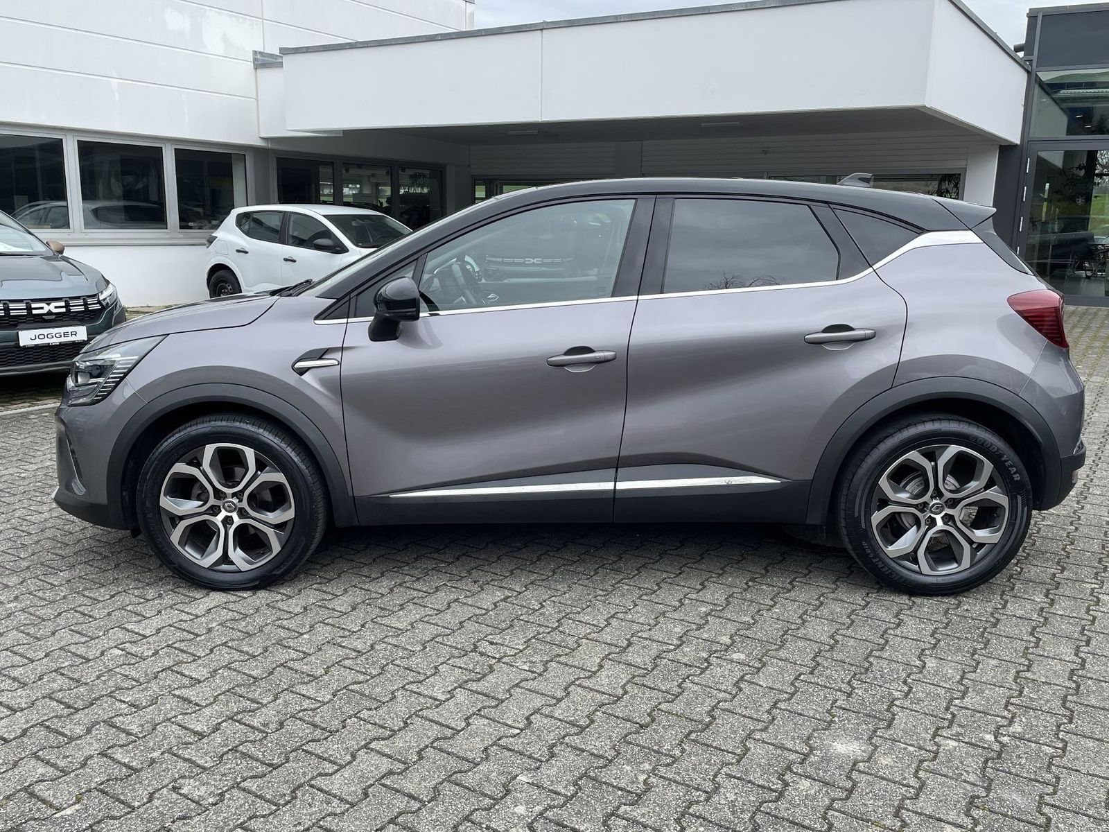 Fahrzeugabbildung Renault Captur INTENS TCe 155 EDC
