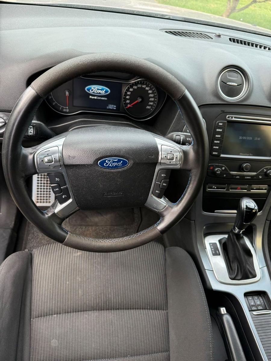 Ford Mondeo 2011 — photo 9