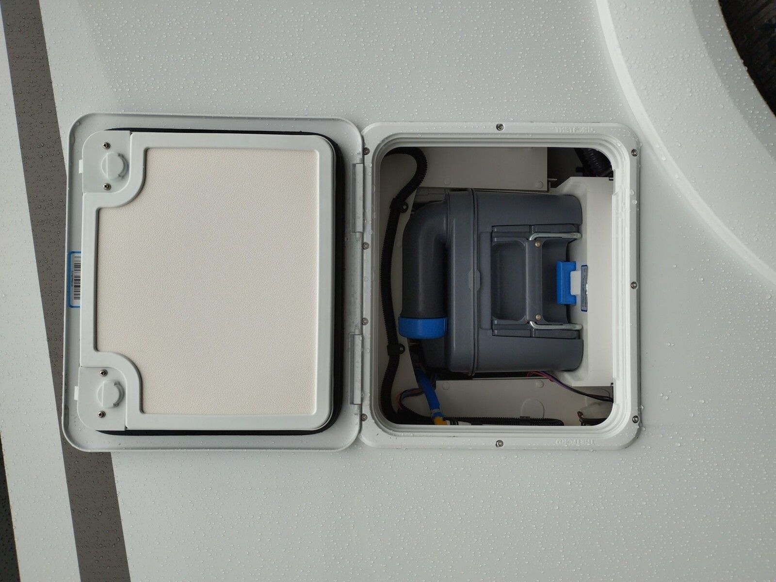 Fahrzeugabbildung Sunlight Adventure T 68C Automatik, Dörr Edition, TV