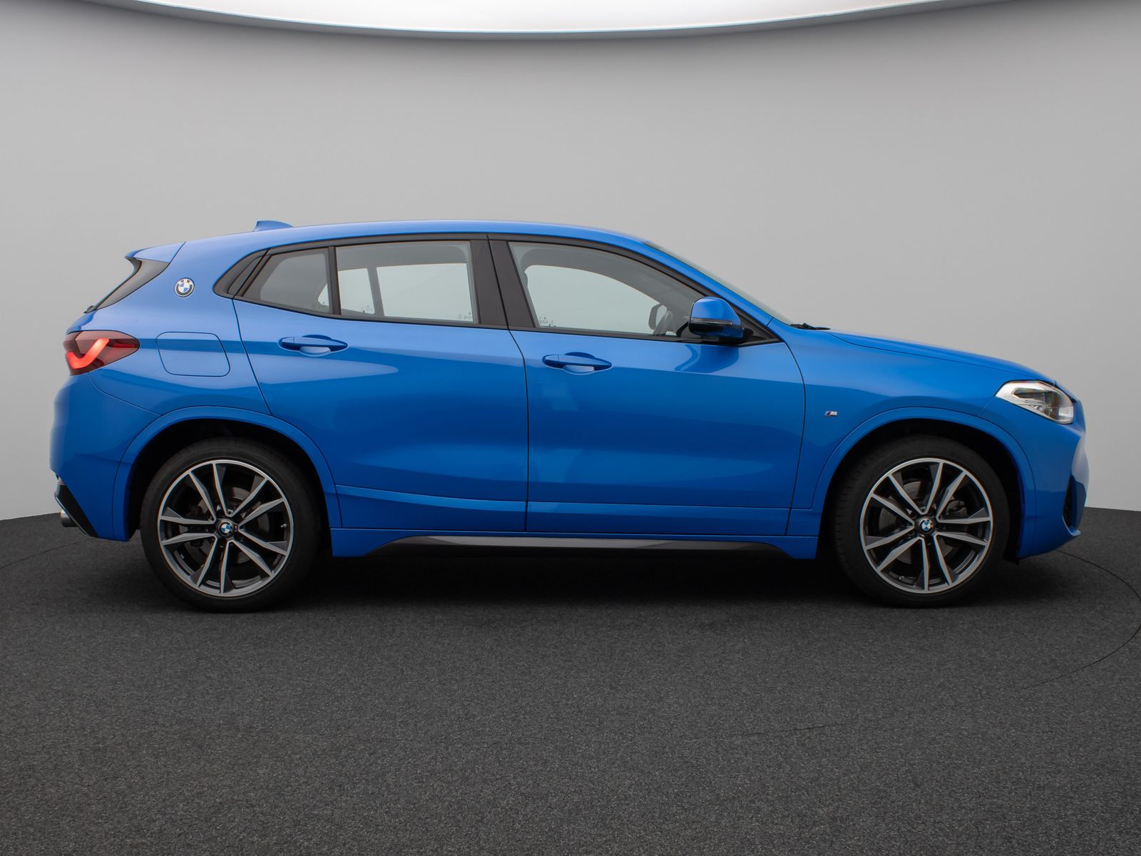 Fahrzeugabbildung BMW X2 xD20i M Sport DAB HUD Navi+ Alarm LED PDChint