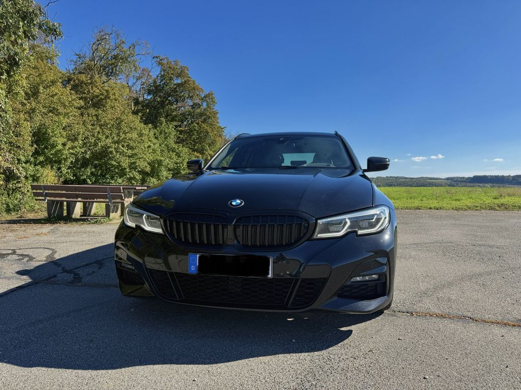 Image of BMW 320
